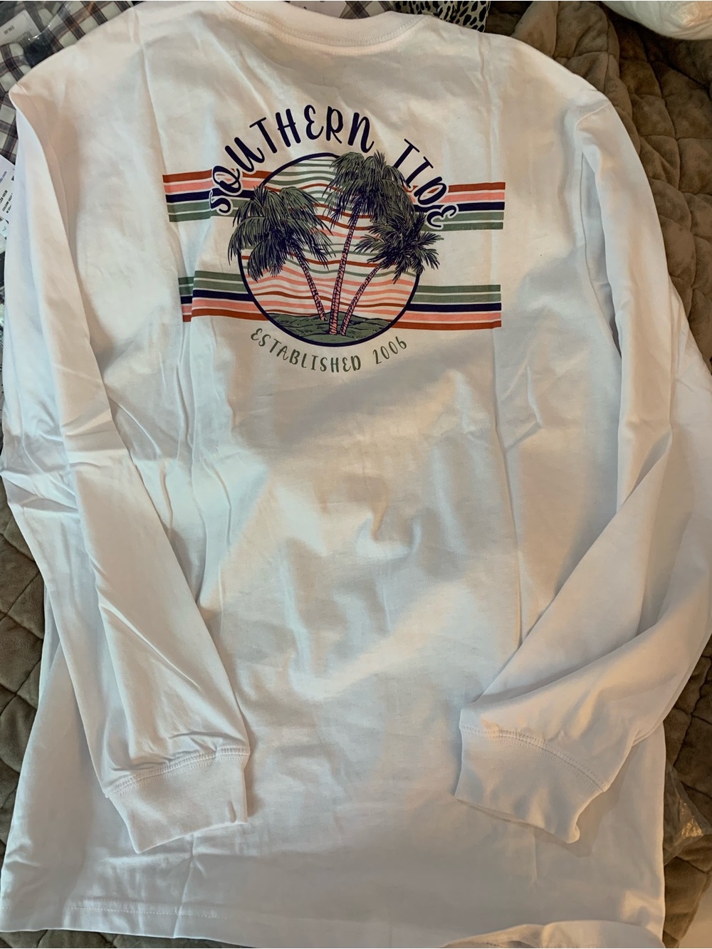 Southern Tide White Long Sleeve Tee with Palm Graphic. NWT